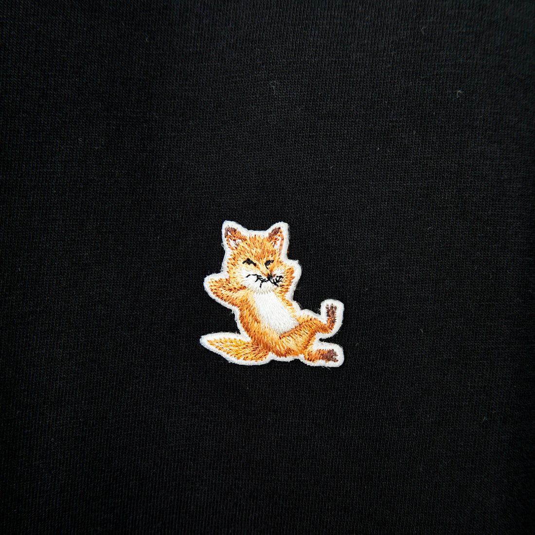 MAISON KITSUNE [メゾン キツネ] チラックスフォックスパッチ レギュラーTシャツ [LM00110KJ0008] P199 BLACK
