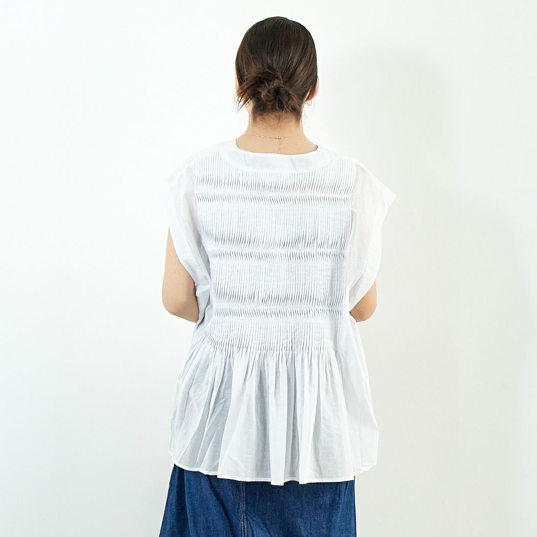 ESTROISLOSE [エストゥロワルーズ] フェザーローン ベスト [EB25107] 02 OFF &&モデル身長：167cm 着用サイズ：F&&