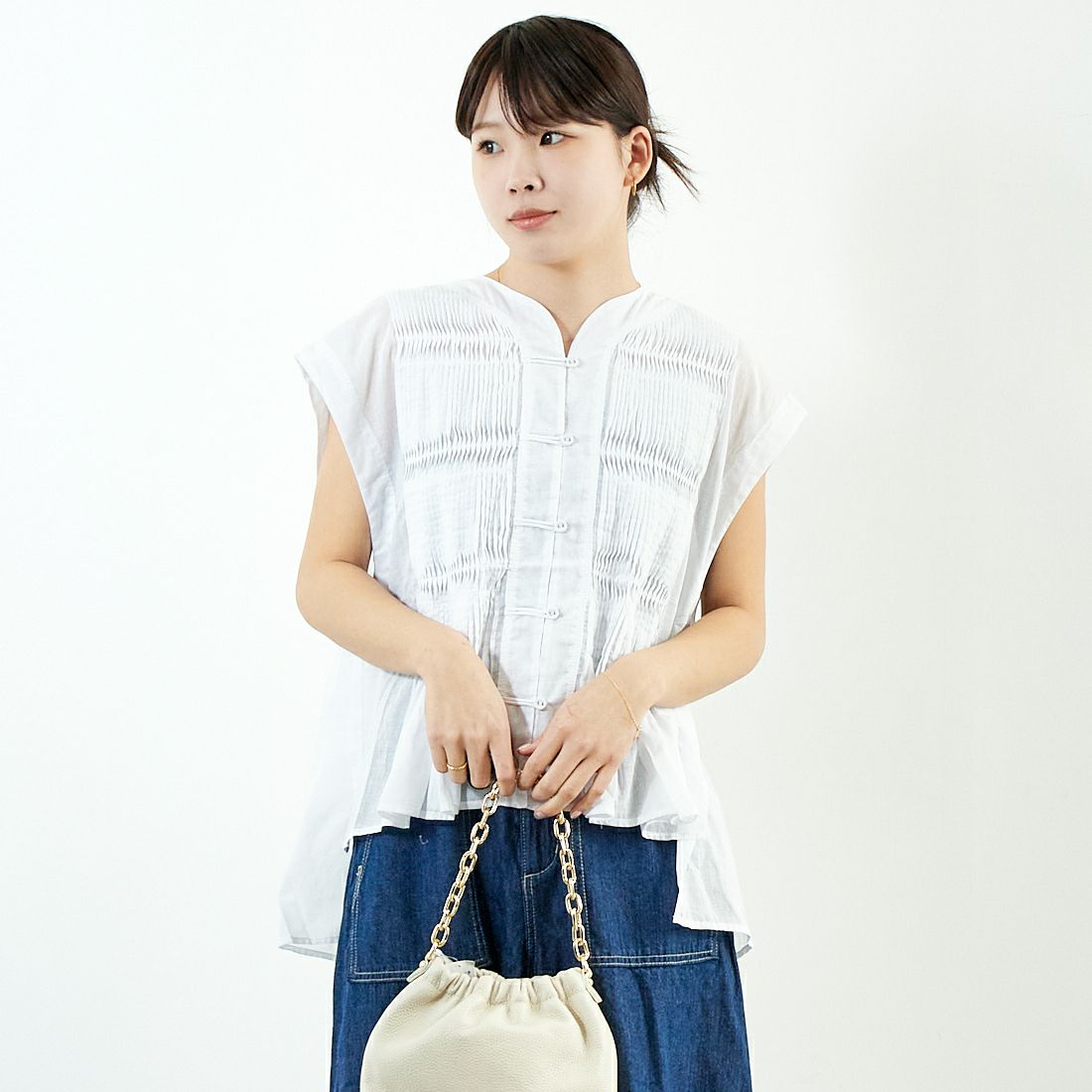 ESTROISLOSE [エストゥロワルーズ] フェザーローン ベスト [EB25107] 02 OFF &&モデル身長：167cm 着用サイズ：F&&