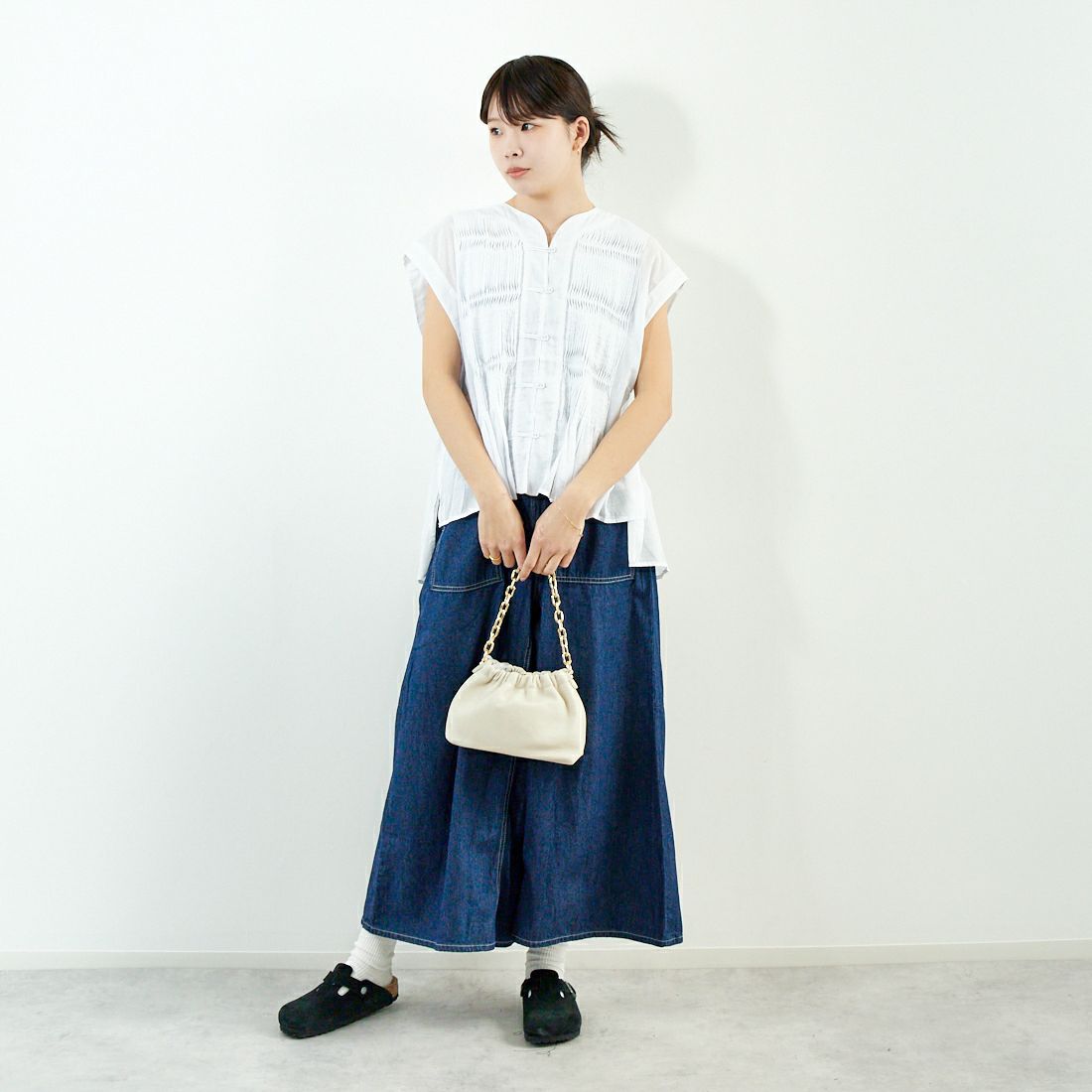 ESTROISLOSE [エストゥロワルーズ] フェザーローン ベスト [EB25107] 02 OFF &&モデル身長：167cm 着用サイズ：F&&