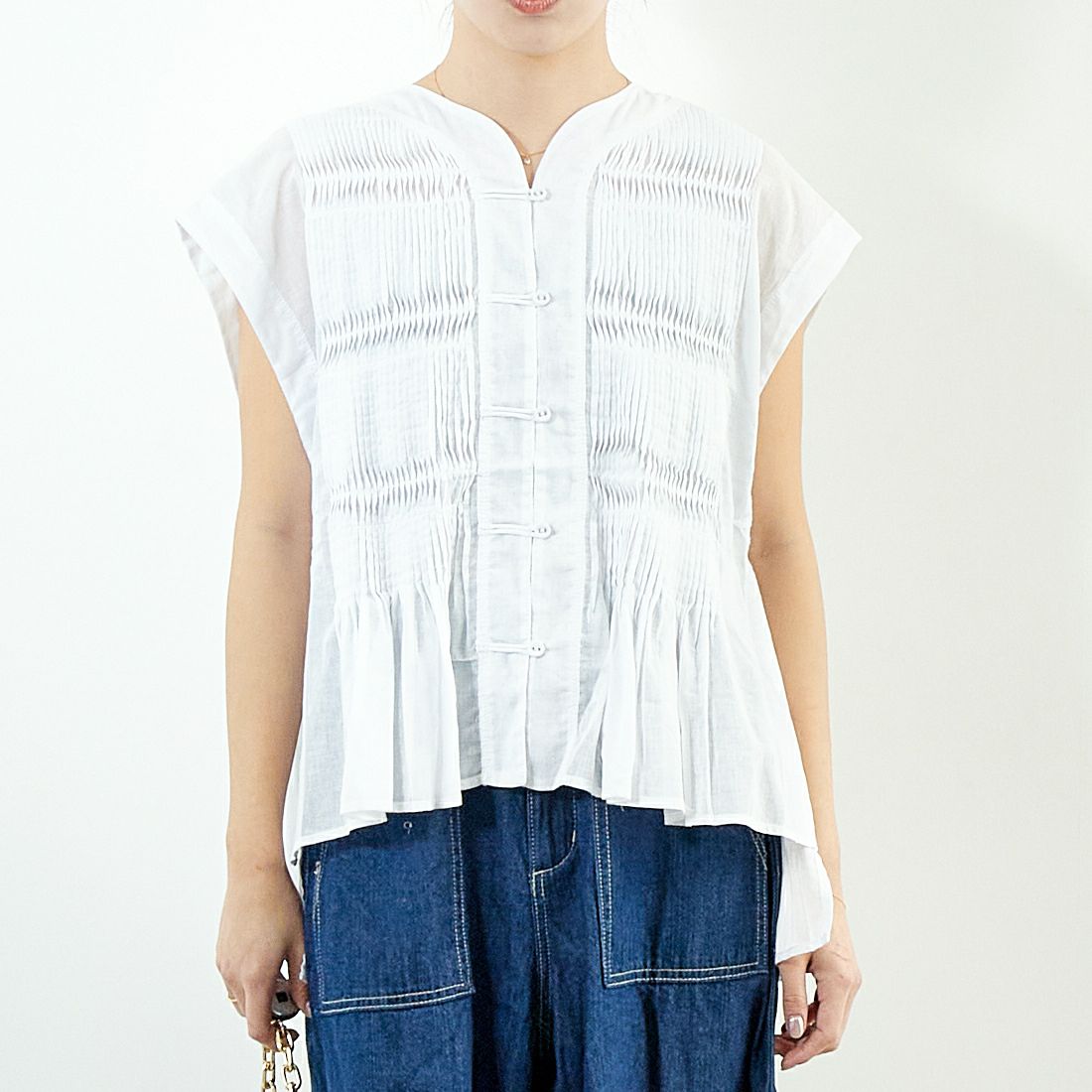 ESTROISLOSE [エストゥロワルーズ] フェザーローン ベスト [EB25107] 02 OFF &&モデル身長：167cm 着用サイズ：F&&