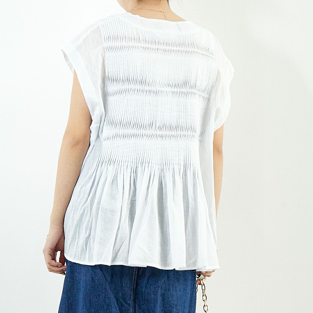 ESTROISLOSE [エストゥロワルーズ] フェザーローン ベスト [EB25107] 02 OFF &&モデル身長：167cm 着用サイズ：F&&