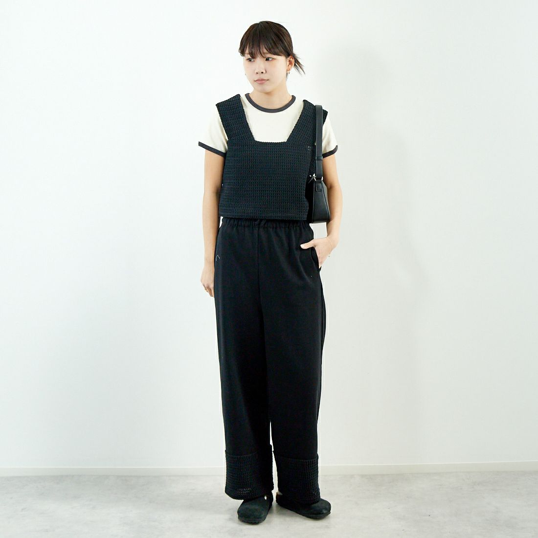 me. [ミードット] ワッフルビスチェ [ME-25103] 298 N.BLAC &&モデル身長：167cm 着用サイズ：F&&