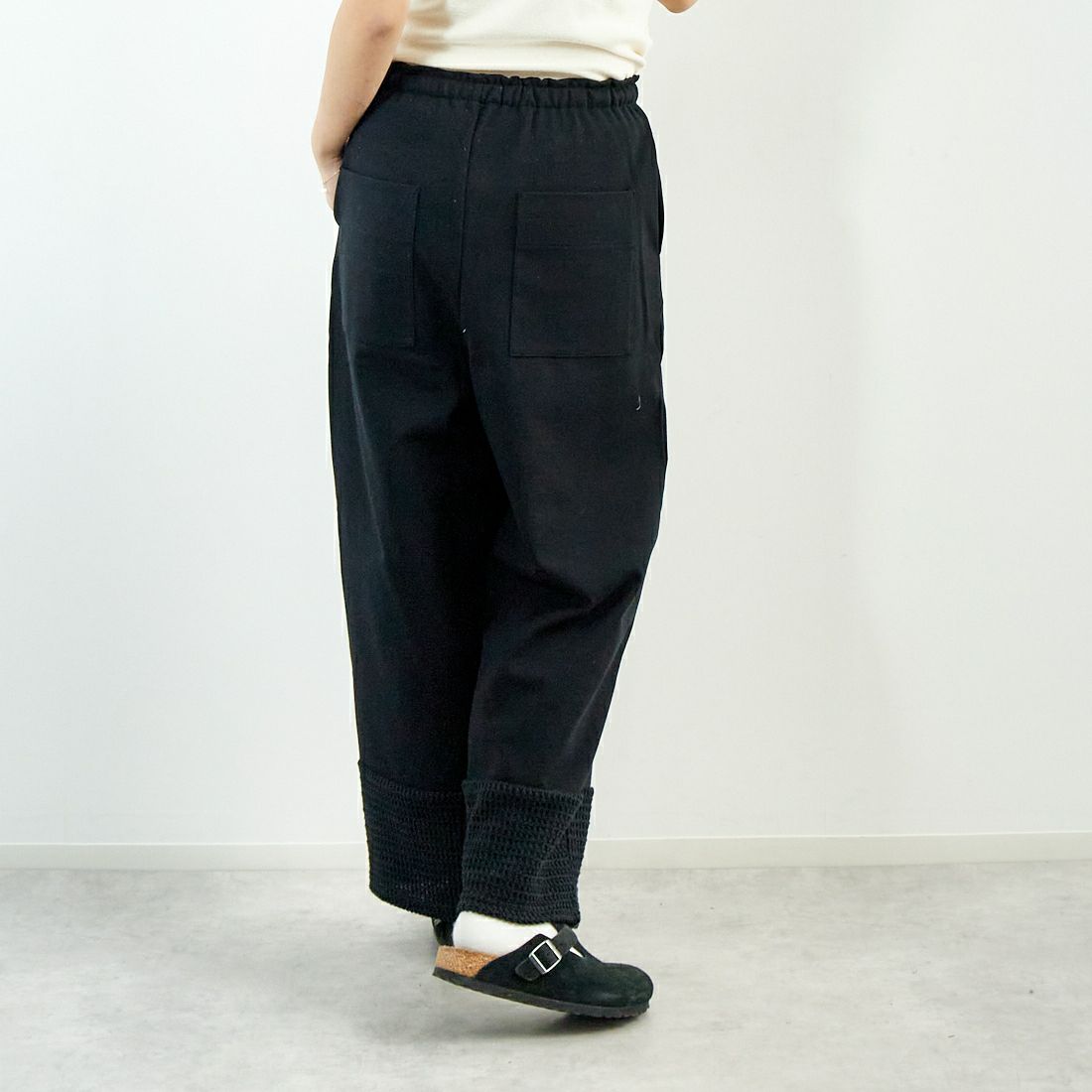 me. [ミードット] イージーパンツ [ME-23408-WA] 298 N.BLAC &&モデル身長：167cm 着用サイズ：F&&