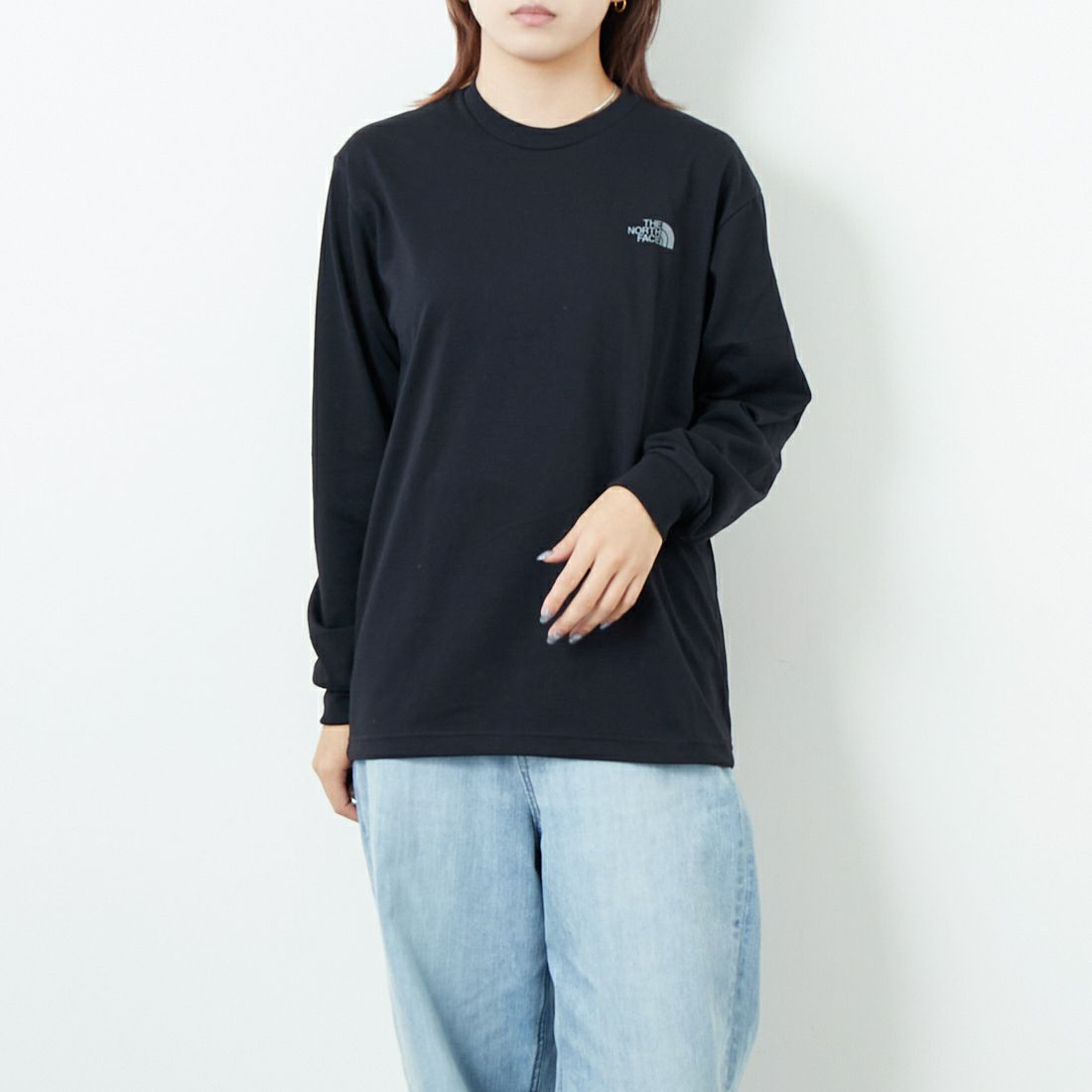 THE NORTH FACE [ザ ノースフェイス] ロングスリーブバックスクエアロゴTシャツ [NT32442] KK &&モデル身長：167cm 着用サイズ：S&&