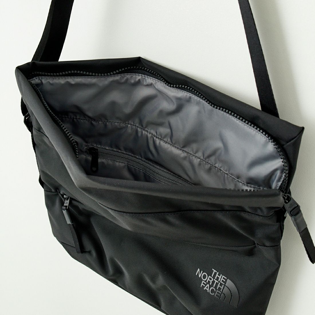 THE NORTH FACE [ザ ノースフェイス] ピレネーショルダーバッグ L [NM82508] K