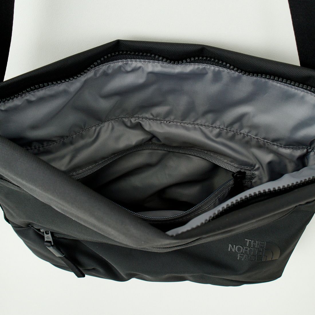 THE NORTH FACE [ザ ノースフェイス] ピレネーショルダーバッグ L [NM82508] K