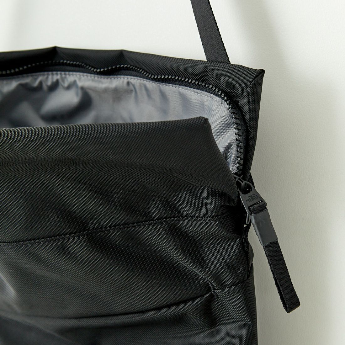 THE NORTH FACE [ザ ノースフェイス] ピレネーショルダーバッグ L [NM82508] K