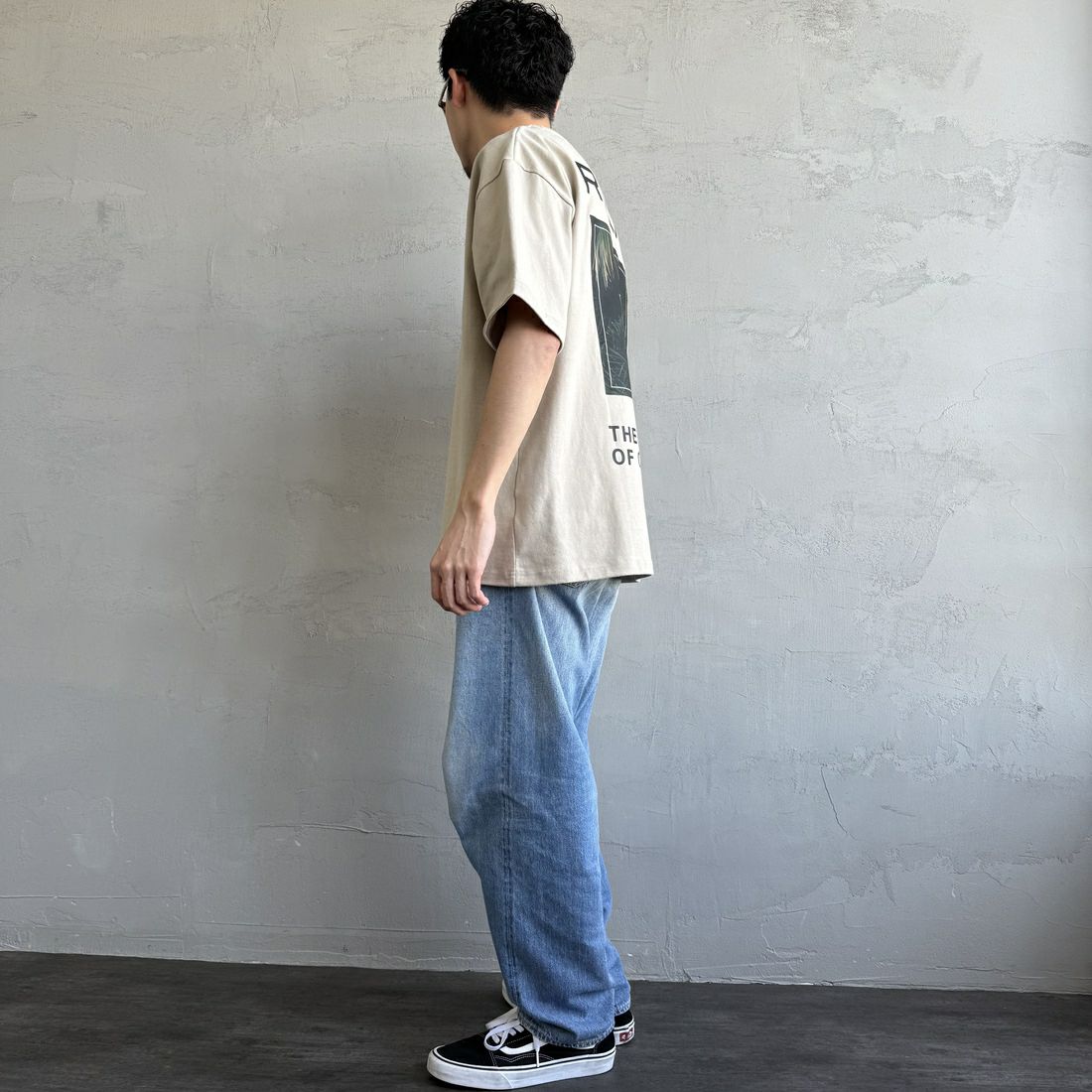 RVCA [ルーカ] PALM ボックスロゴショートスリーブTシャツ [BF041-250] LGK &&モデル身長：168cm 着用サイズ：M&&