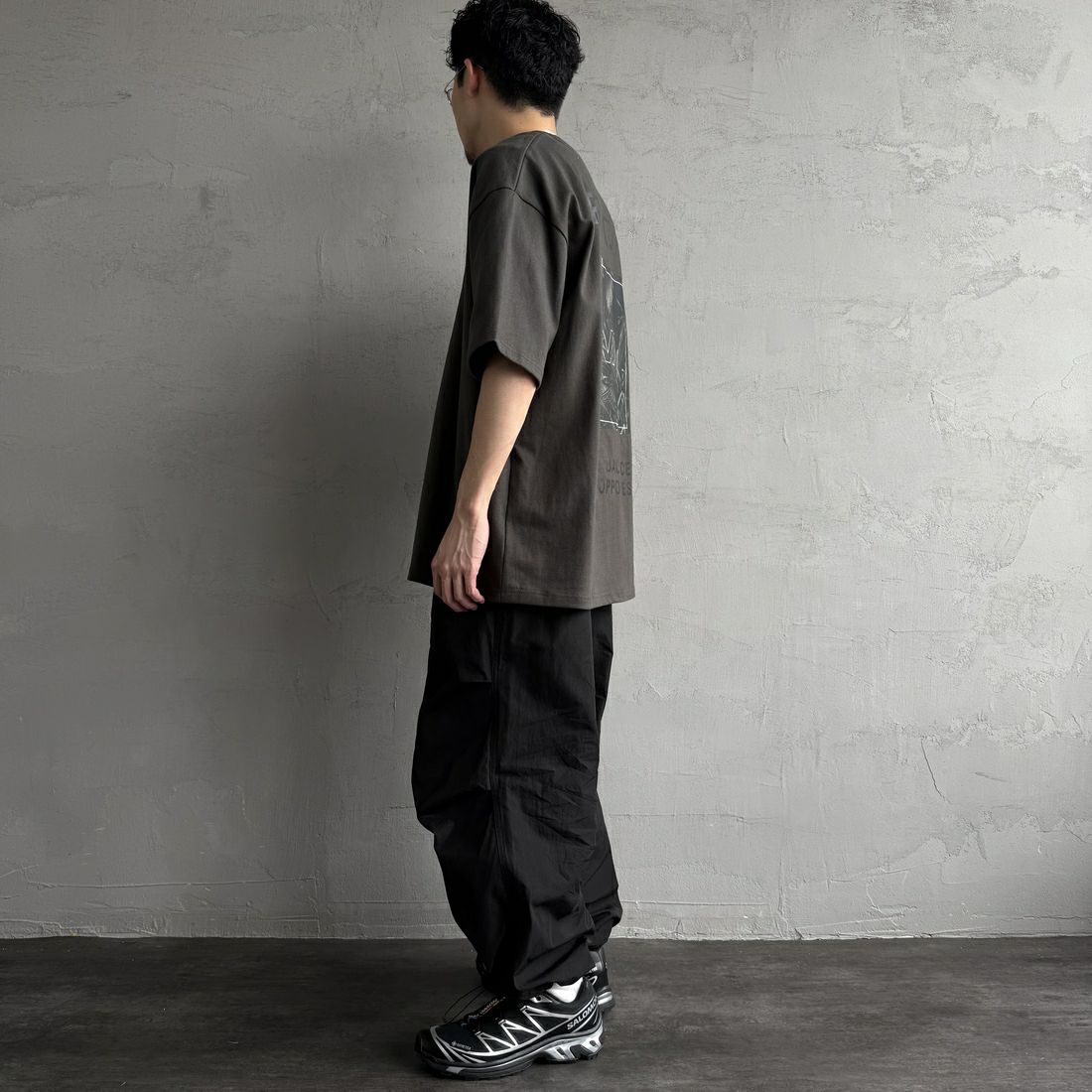 RVCA [ルーカ] PALM ボックスロゴショートスリーブTシャツ [BF041-250] PTK &&モデル身長：168cm 着用サイズ：L&&