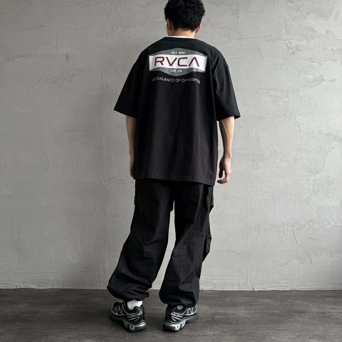 RVCA [ルーカ] ILL HEXロゴショートスリーブTシャツ [BF041-252] BLK &&モデル身長：168cm 着用サイズ：L&&