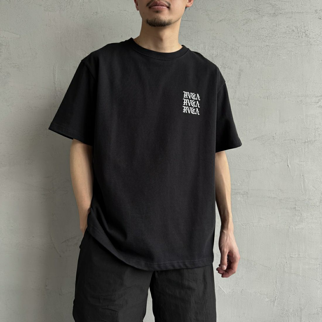 RVCA [ルーカ] IRON ショートスリーブTシャツ [BF041-255] BLK &&モデル身長：168cm 着用サイズ：L&&