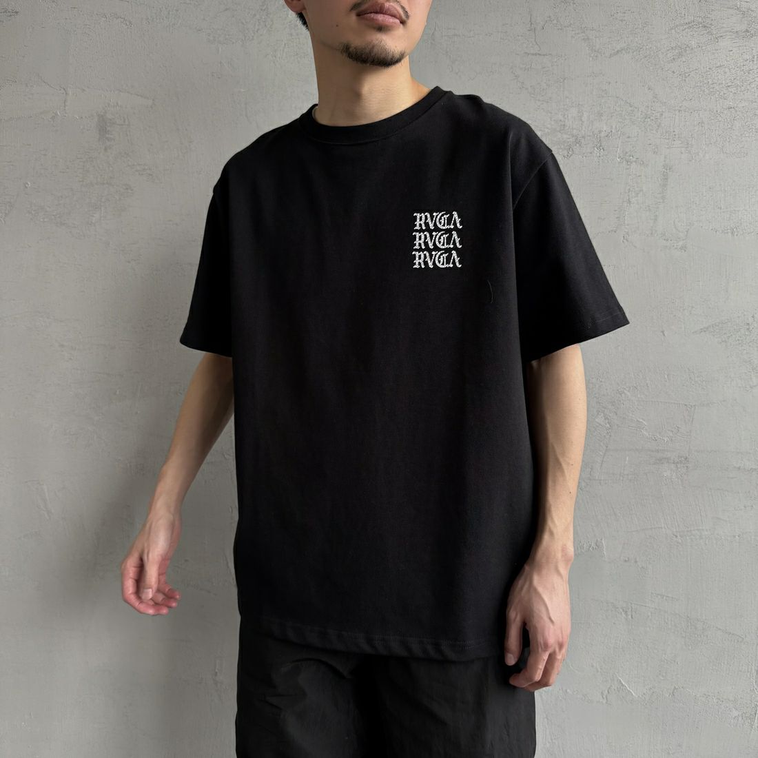 RVCA [ルーカ] IRON ショートスリーブTシャツ [BF041-255] BLK &&モデル身長：168cm 着用サイズ：L&&