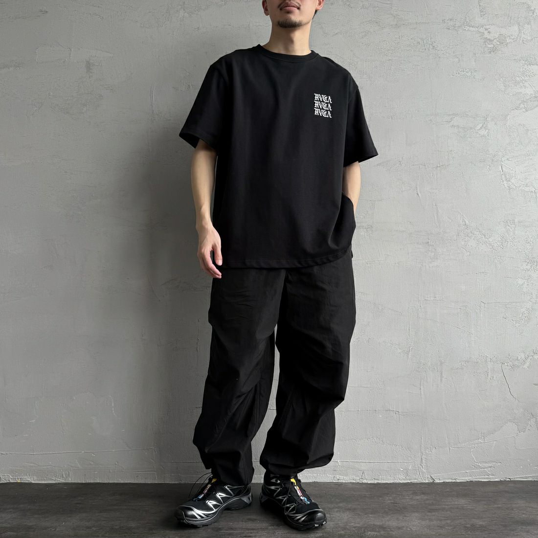 RVCA [ルーカ] IRON ショートスリーブTシャツ [BF041-255] BLK &&モデル身長：168cm 着用サイズ：L&&