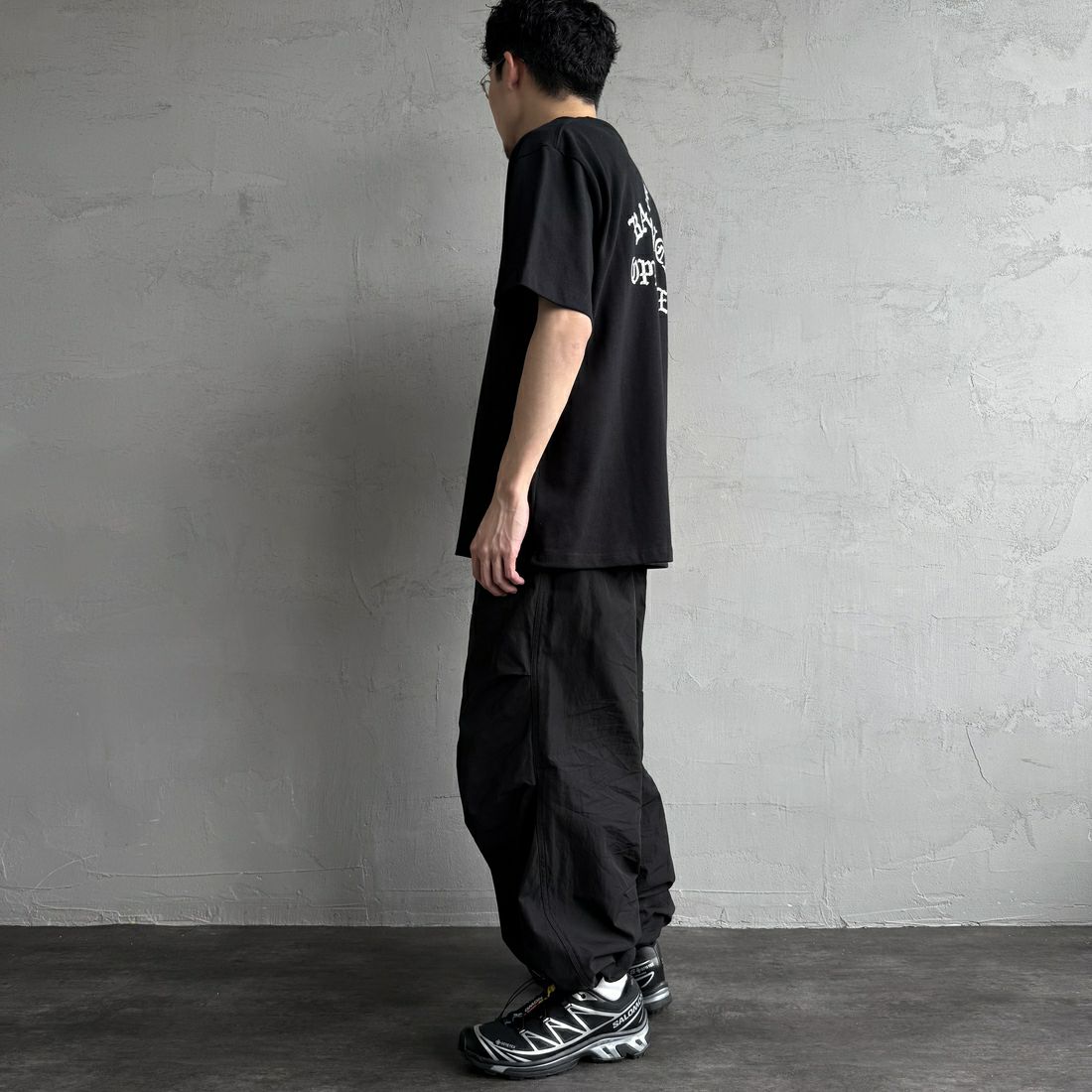 RVCA [ルーカ] IRON ショートスリーブTシャツ [BF041-255] BLK &&モデル身長：168cm 着用サイズ：L&&