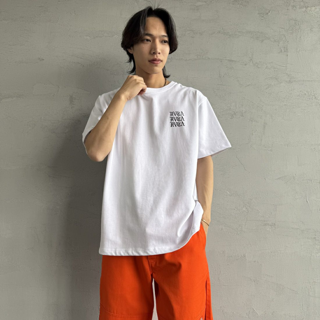 RVCA [ルーカ] IRON ショートスリーブTシャツ [BF041-255] WHT &&モデル身長：179cm 着用サイズ：XL&&