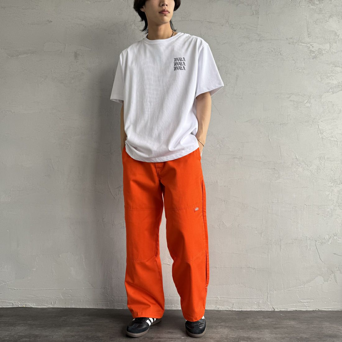 RVCA [ルーカ] IRON ショートスリーブTシャツ [BF041-255] WHT &&モデル身長：179cm 着用サイズ：XL&&