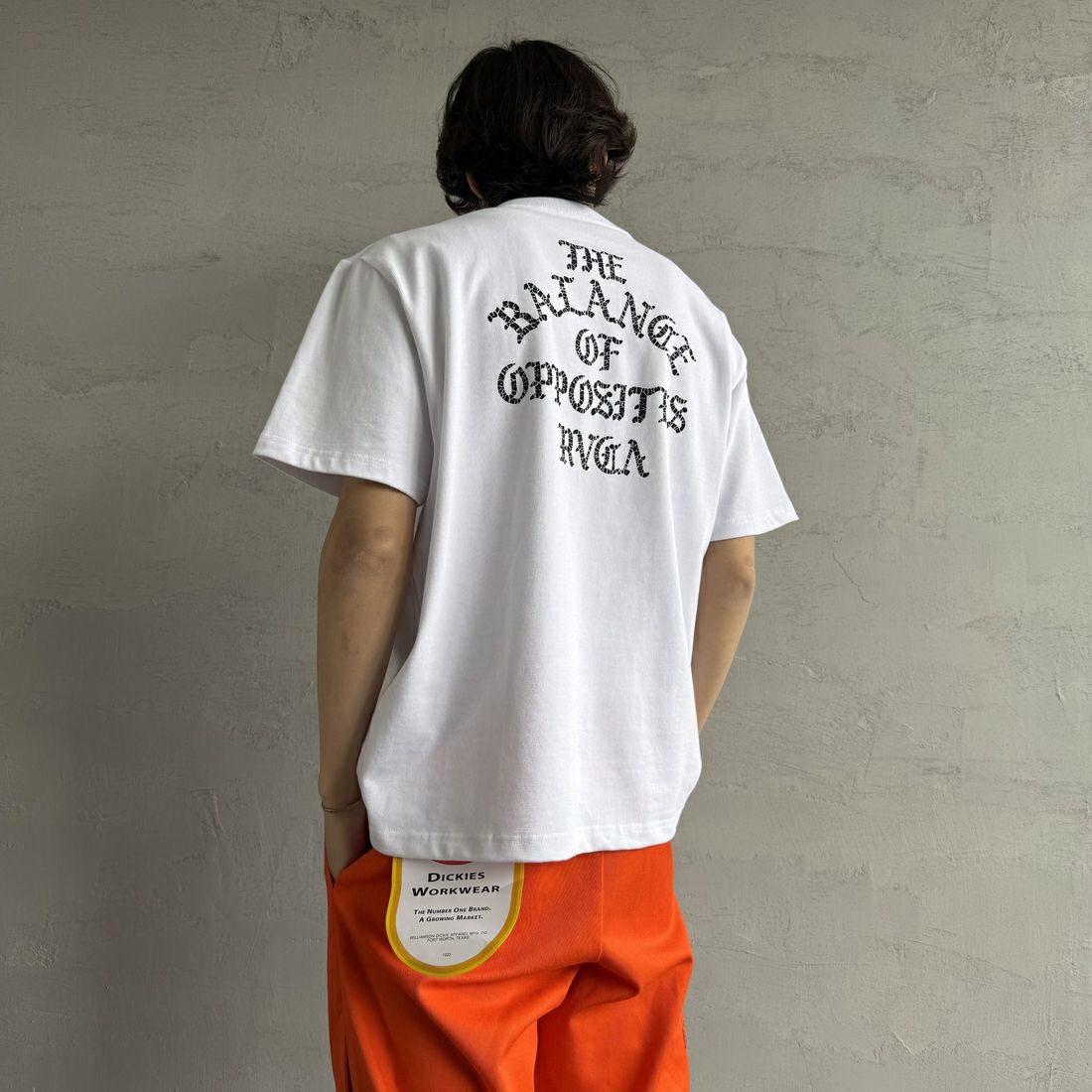 RVCA [ルーカ] IRON ショートスリーブTシャツ [BF041-255] WHT &&モデル身長：179cm 着用サイズ：L&&
