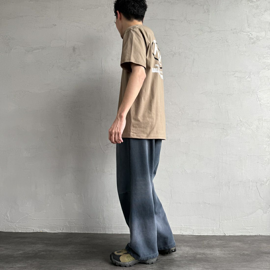 RVCA [ルーカ] RANCHスクリプトロゴショートスリーブTシャツ [BF041-256] GDK &&モデル身長：168cm 着用サイズ：M&&