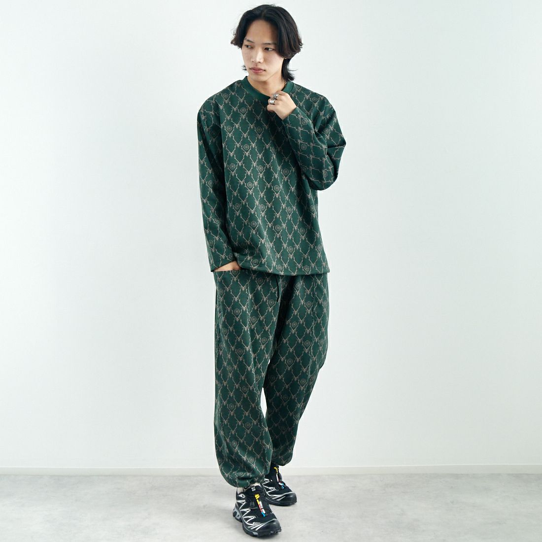South2West8 [サウスツーウエストエイト] ストリングクルーネックシャツ [QV650] B GREEN &&モデル身長：179cm 着用サイズ：M&&