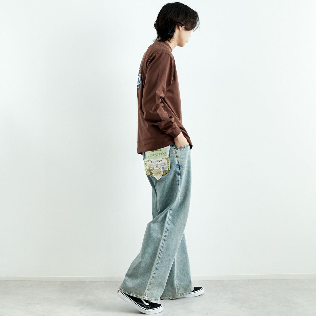 XLARGE [エクストララージ] ロングスリーブTシャツ [101251011006] BROWN &&モデル身長：179cm 着用サイズ：M&&