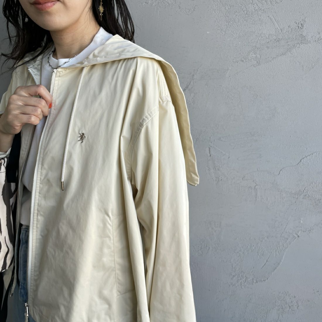 Gymphlex [ジムフレックス] ショートジップジャケット [GY-A0682HCM] EGG WHITE &&モデル身長：160cm 着用サイズ：14&&