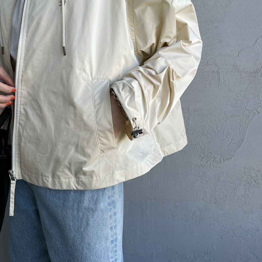 Gymphlex [ジムフレックス] ショートジップジャケット [GY-A0682HCM] EGG WHITE &&モデル身長：160cm 着用サイズ：14&&