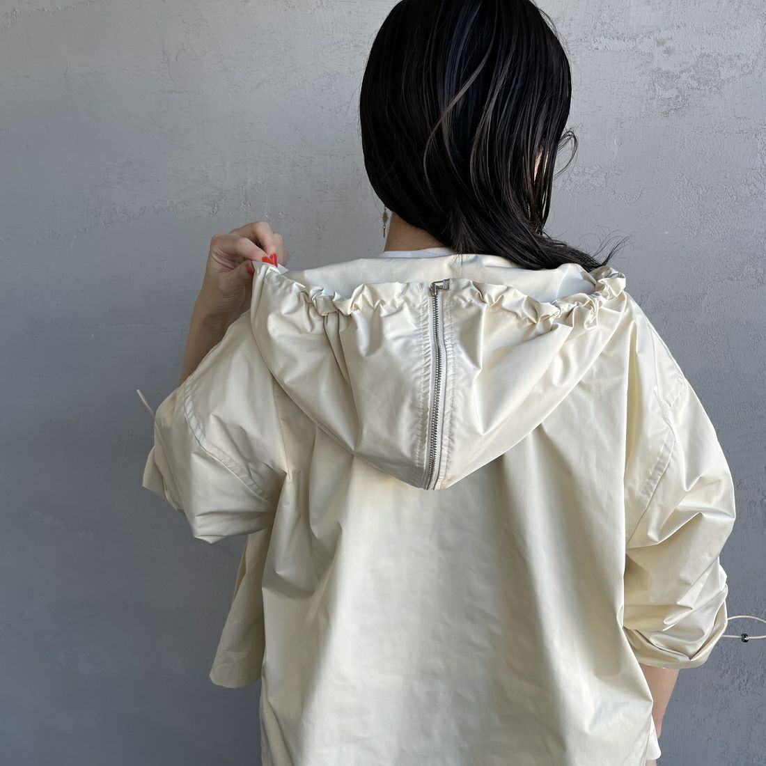 Gymphlex [ジムフレックス] ショートジップジャケット [GY-A0682HCM] EGG WHITE &&モデル身長：160cm 着用サイズ：14&&