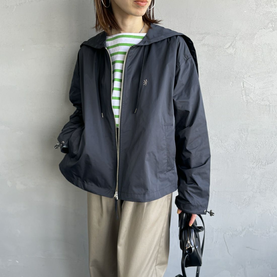 Gymphlex [ジムフレックス] ショートジップジャケット [GY-A0682HCM] BLACK &&モデル身長：160cm 着用サイズ：14&&