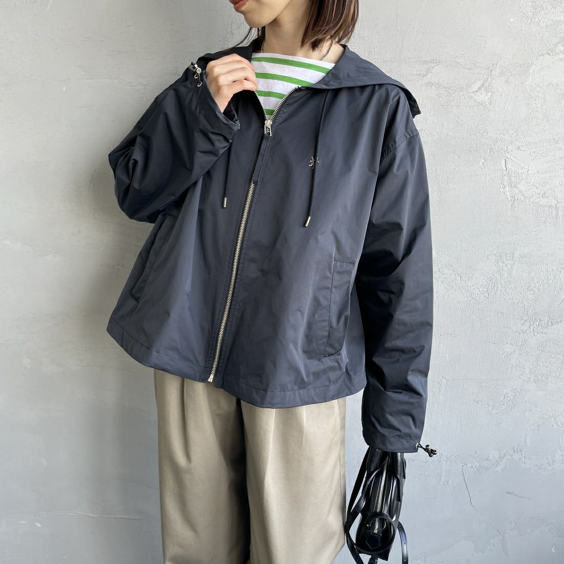 Gymphlex [ジムフレックス] ショートジップジャケット [GY-A0682HCM] BLACK &&モデル身長：160cm 着用サイズ：14&&