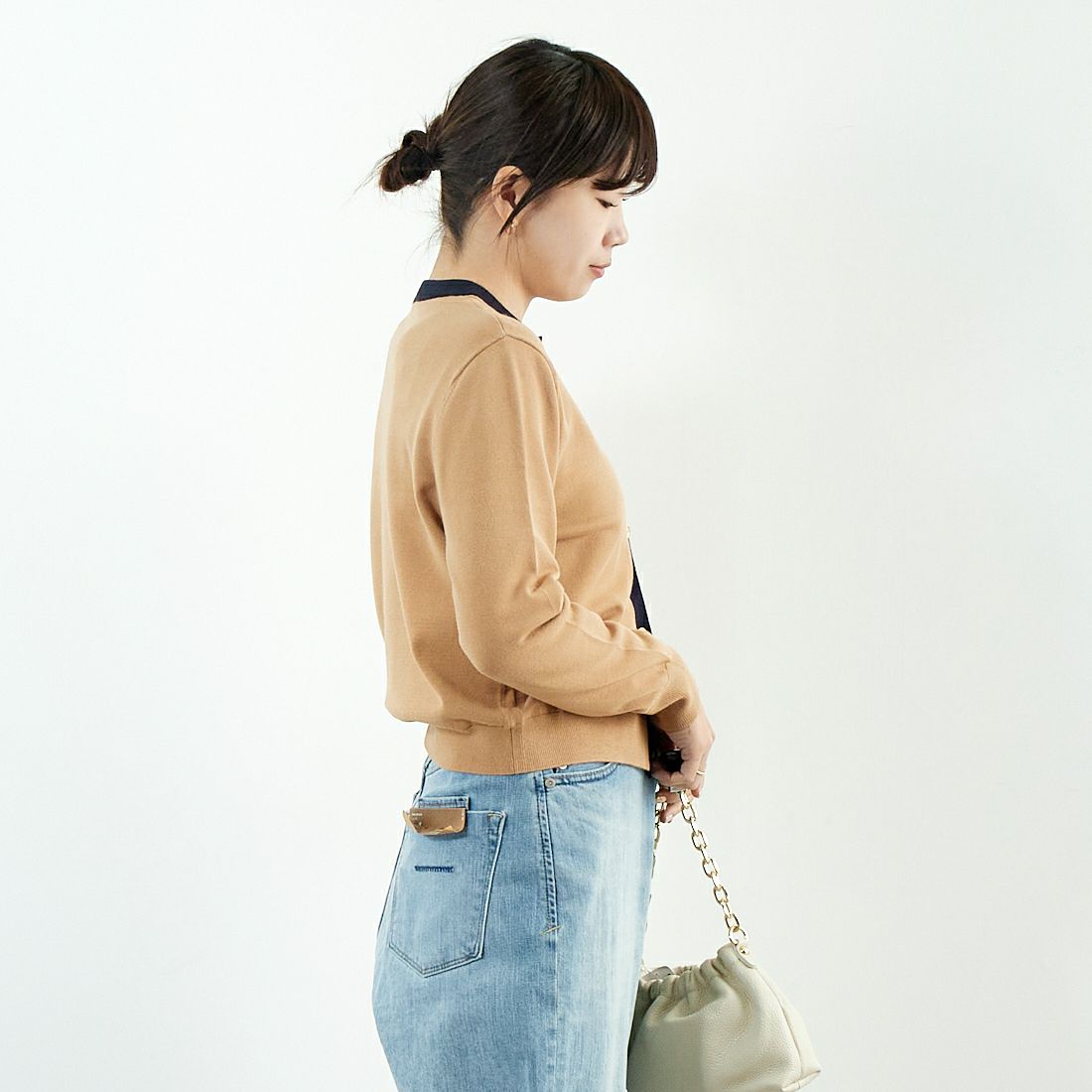 MARGAUX [マルゴー] シャネル風カーディガン [MG-KN-25013-S] BEIGE/NAVY &&モデル身長：167cm 着用サイズ：F&&