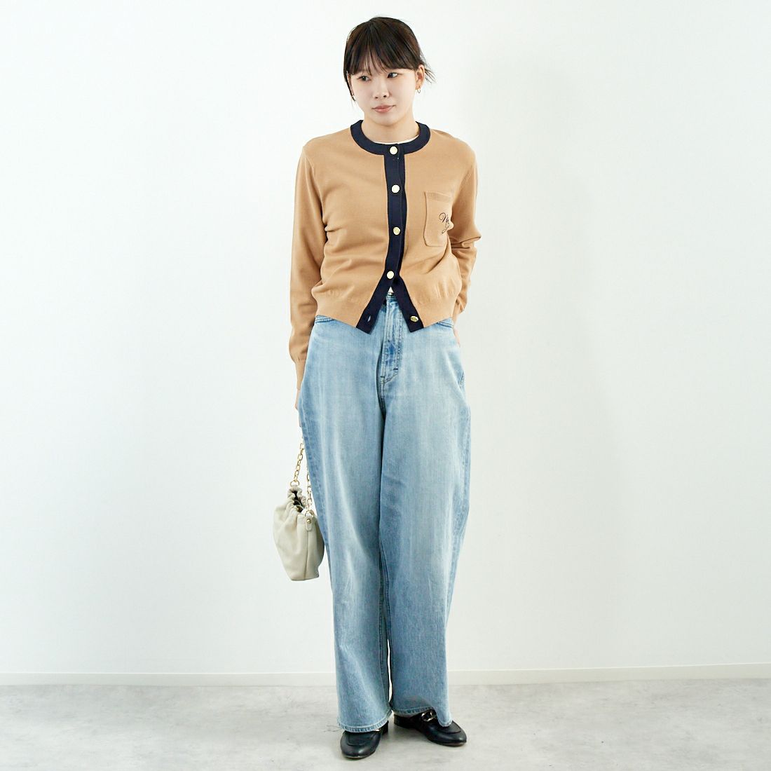 Margaux vintage [マルゴーヴィンテージ] シャネル風カーディガン [MG-KN-25013-S] BEIGE/NAVY &&モデル身長：167cm 着用サイズ：F&&