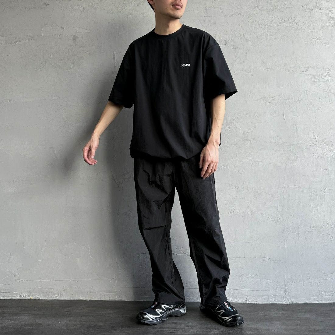 Marmot [マーモット] 別注 ドローコード付き マーモットバックプリントTシャツ [MTSS25MST329IN-JF] BLACK &&モデル身長：168cm 着用サイズ：L&&