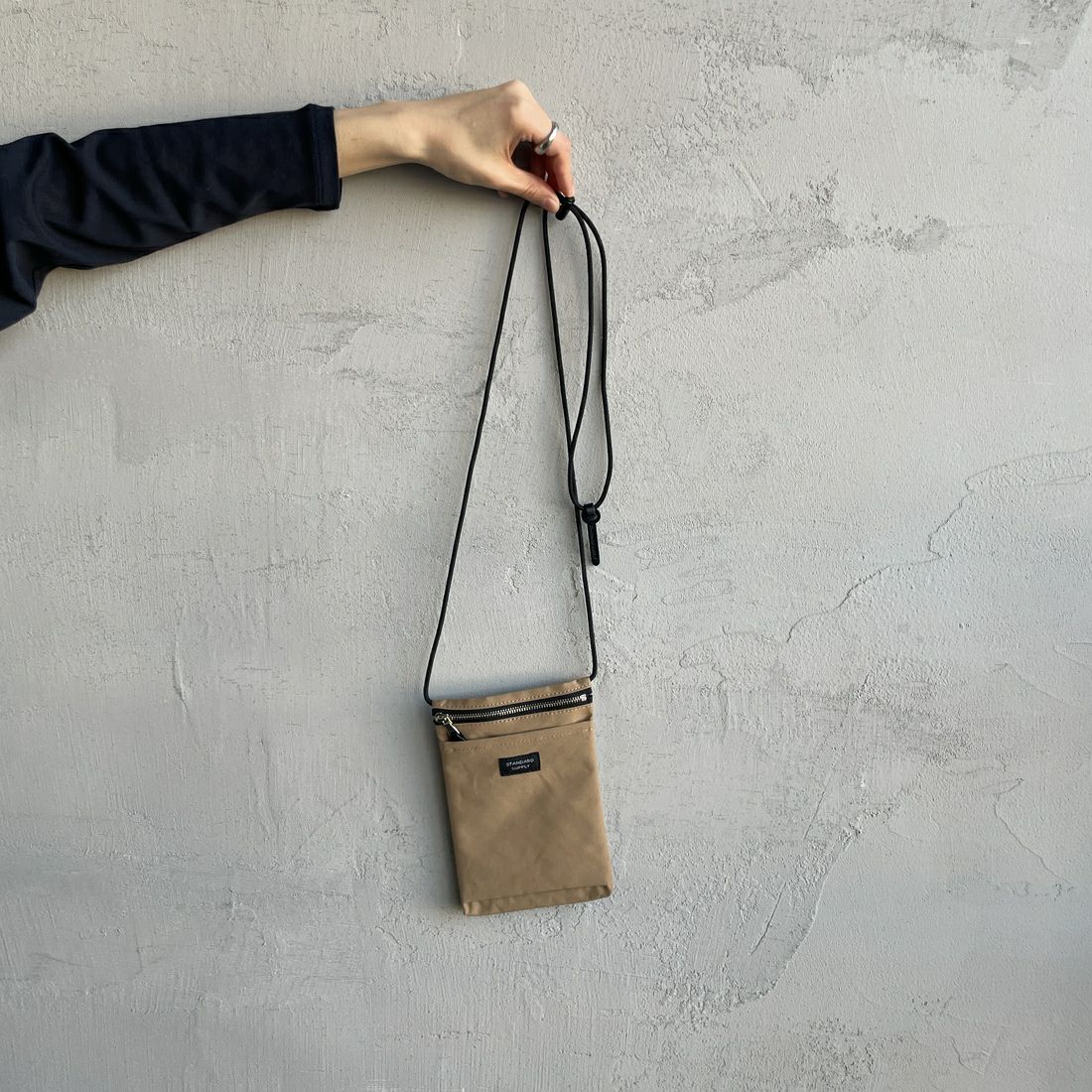 STANDARD SUPPLY [スタンダードサプライ] スリングパース M [4100187] 85 SND BEG