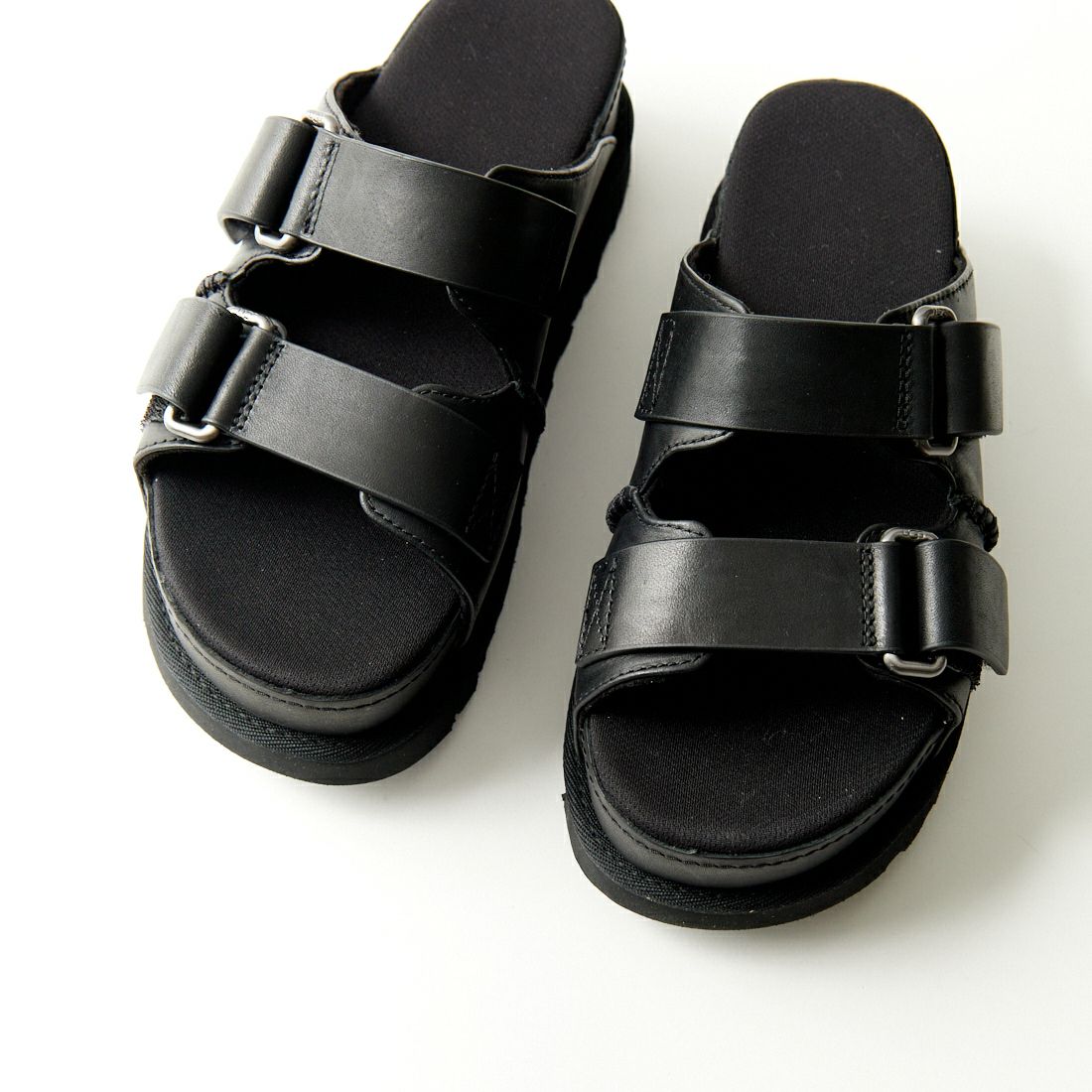 UGG [アグ] ゴールデンスター ハイスライド [1152651] BLACK