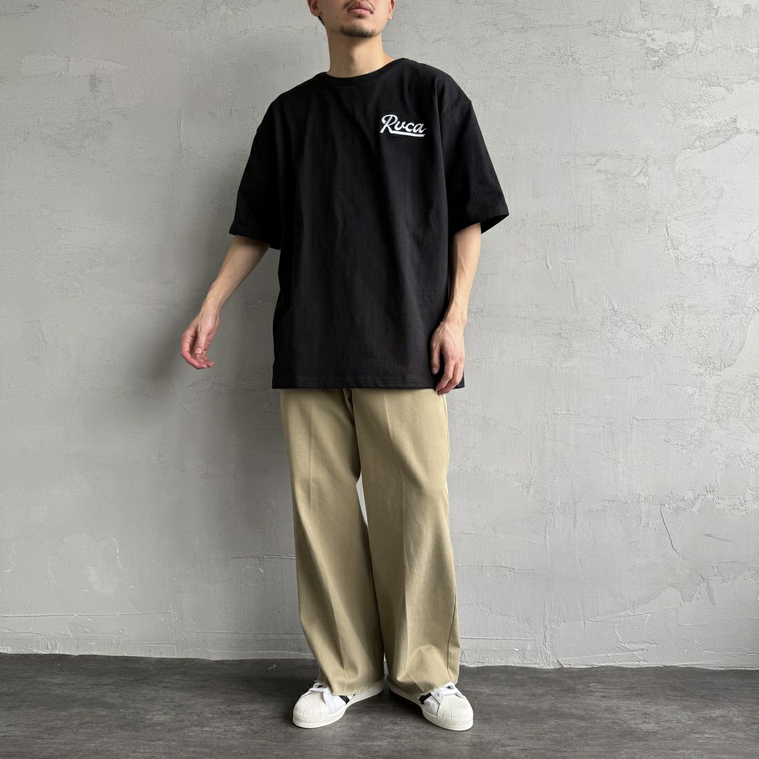 RVCA [ルーカ] スクリプトシールド ショートスリーブTシャツ [BF041-254] WHT RVCA [ルーカ] スクリプトシールド ショートスリーブTシャツ [BF041-254]  BLK &&モデル身長：168cm 着用サイズ：L&&