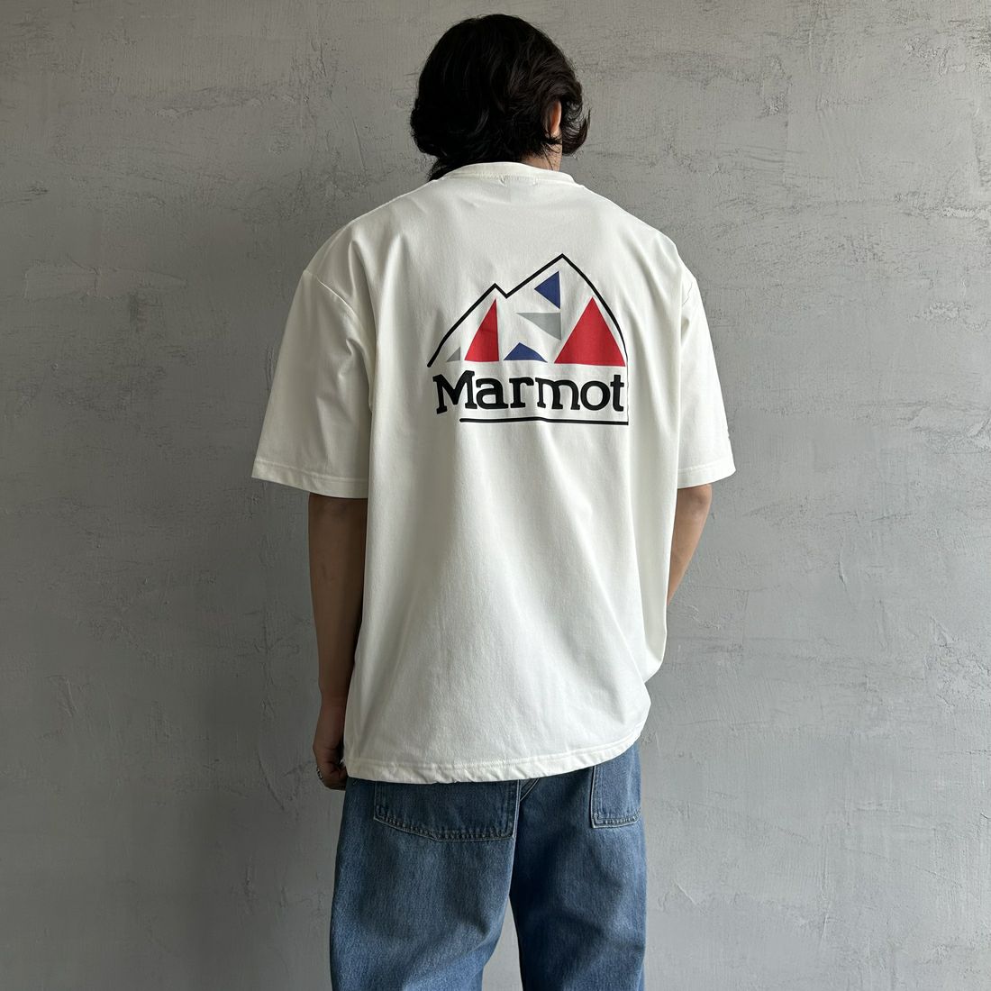 Marmot [マーモット] 別注 ドローコード付き バックプリントポケットTシャツ [MTSS25MST331IN-JF] WHITE &&モデル身長：179cm 着用サイズ：L&&