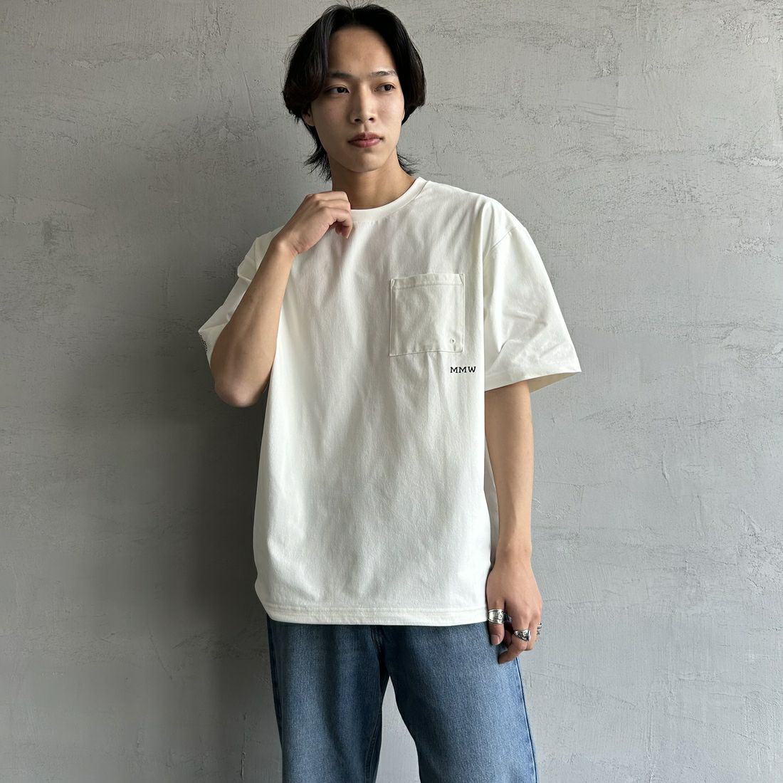 Marmot [マーモット] 別注 ドローコード付き バックプリントポケットTシャツ [MTSS25MST331IN-JF] WHITE &&モデル身長：179cm 着用サイズ：L&&