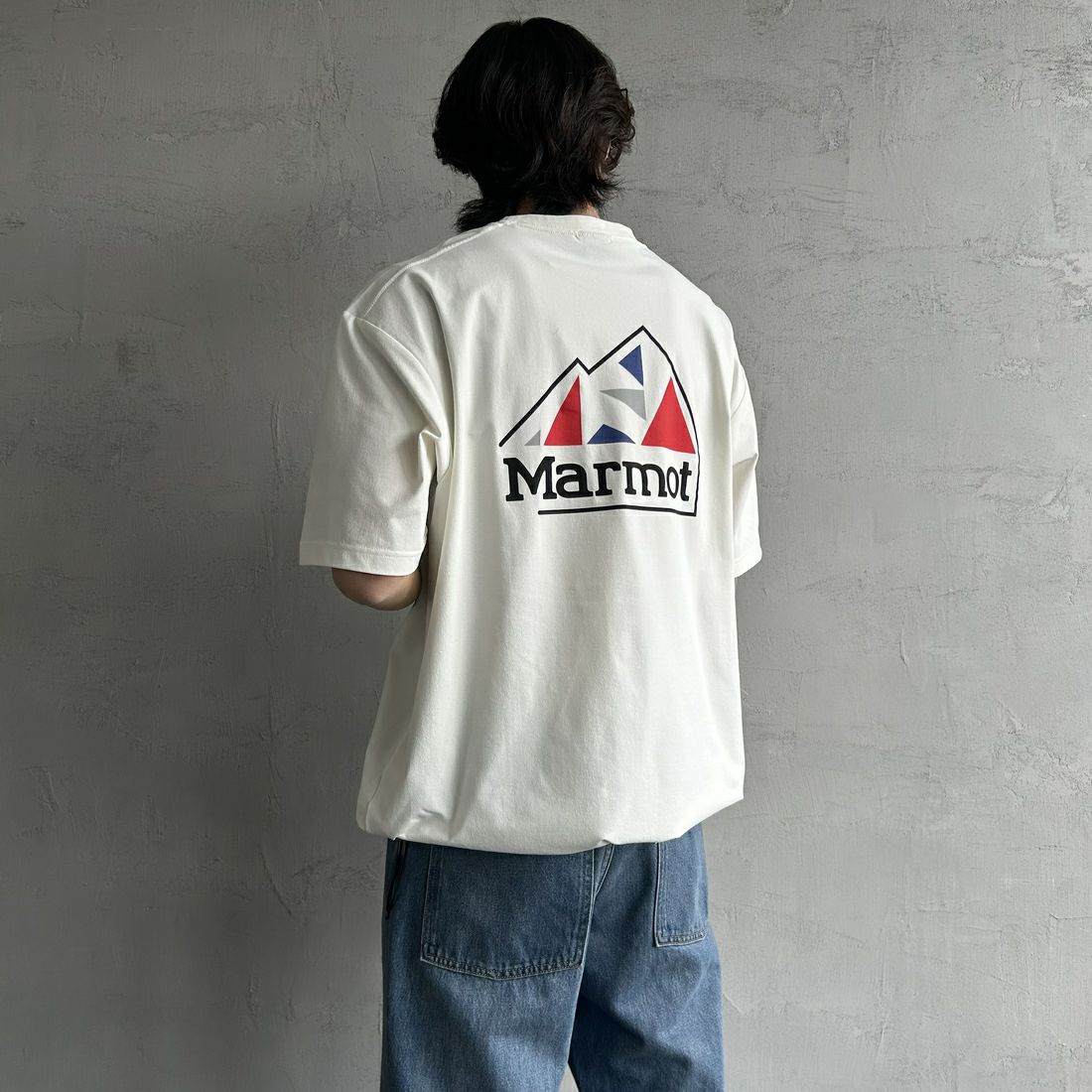 Marmot [マーモット] 別注 ドローコード付き バックプリントポケットTシャツ [MTSS25MST331IN-JF] WHITE &&モデル身長：179cm 着用サイズ：L&&