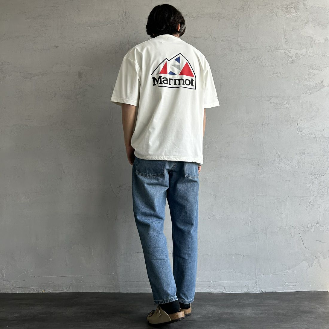 Marmot [マーモット] 別注 ドローコード付き バックプリントポケットTシャツ [MTSS25MST331IN-JF] WHITE &&モデル身長：179cm 着用サイズ：L&&