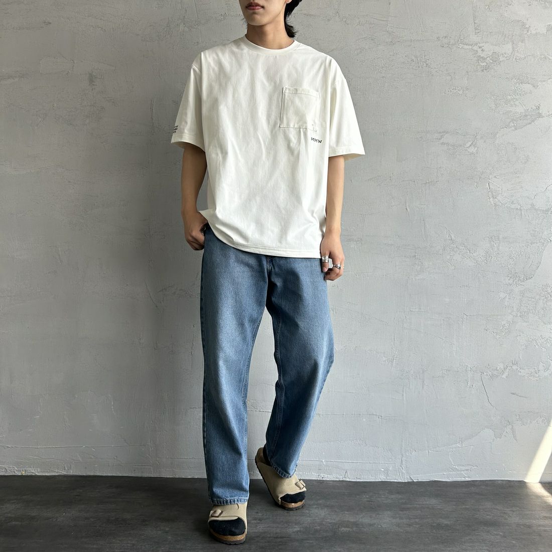 Marmot [マーモット] 別注 ドローコード付き バックプリントポケットTシャツ [MTSS25MST331IN-JF] WHITE &&モデル身長：179cm 着用サイズ：L&&