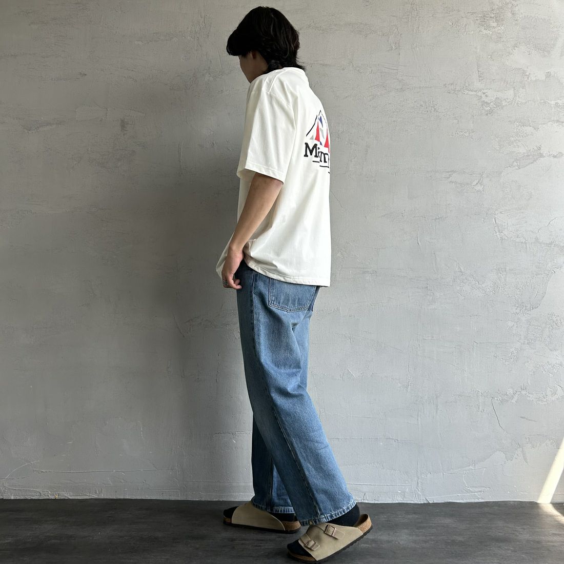 Marmot [マーモット] 別注 ドローコード付き バックプリントポケットTシャツ [MTSS25MST331IN-JF] WHITE &&モデル身長：179cm 着用サイズ：L&&