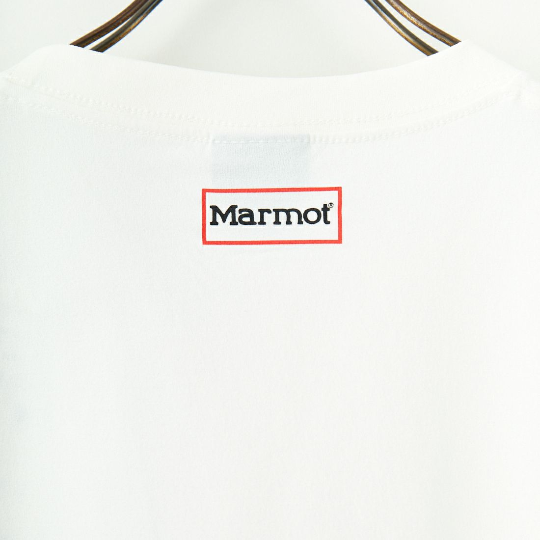 Marmot [マーモット] 別注 ドローコード付き ワンポイントロゴポケットTシャツ [MTSS25MST332IN-JF] WHITE