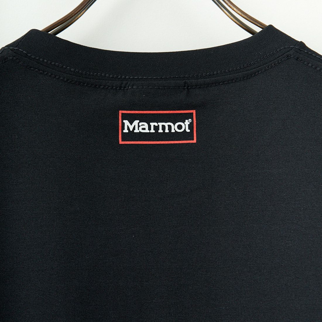 Marmot [マーモット] 別注 ドローコード付き ワンポイントロゴポケットTシャツ [MTSS25MST332IN-JF] BLACK