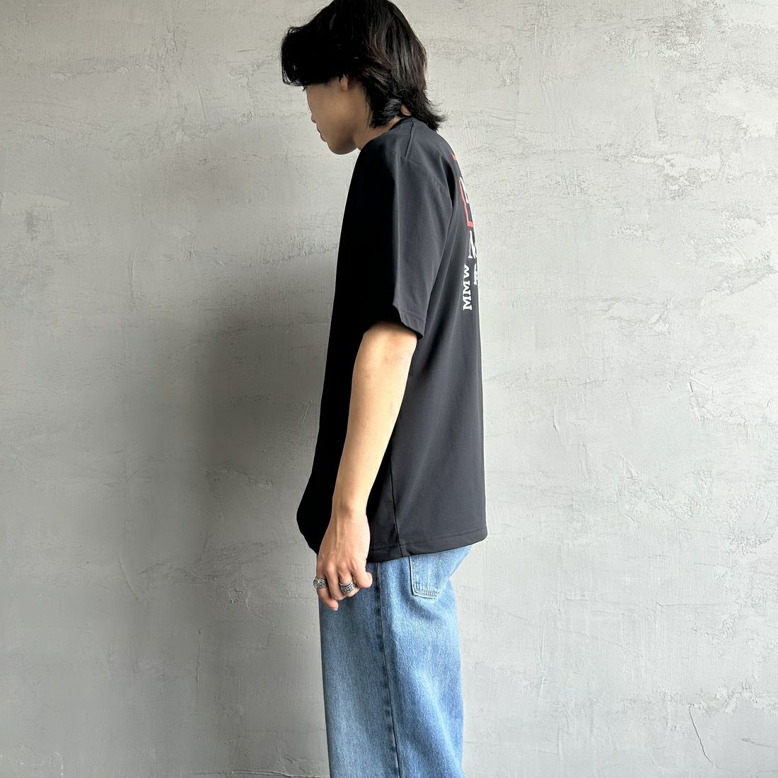 Marmot [マーモット] 別注 ドローコード付き ヒストリーバックプリントTシャツ [MTSS25MST330IN-JF] BLACK &&モデル身長：179cm 着用サイズ：L&&