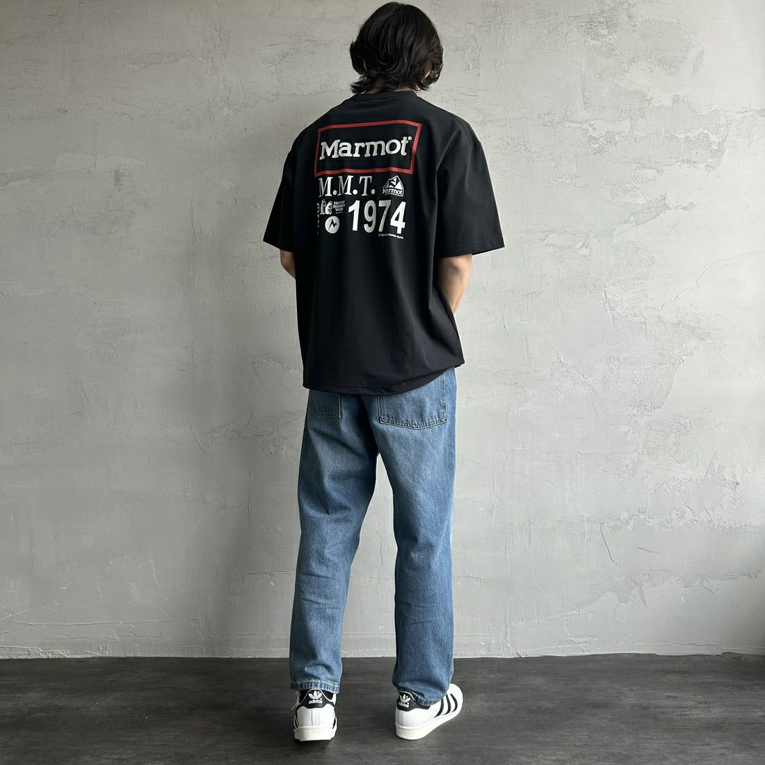 Marmot [マーモット] 別注 ドローコード付き ヒストリーバックプリントTシャツ [MTSS25MST330IN-JF] BLACK &&モデル身長：179cm 着用サイズ：L&&