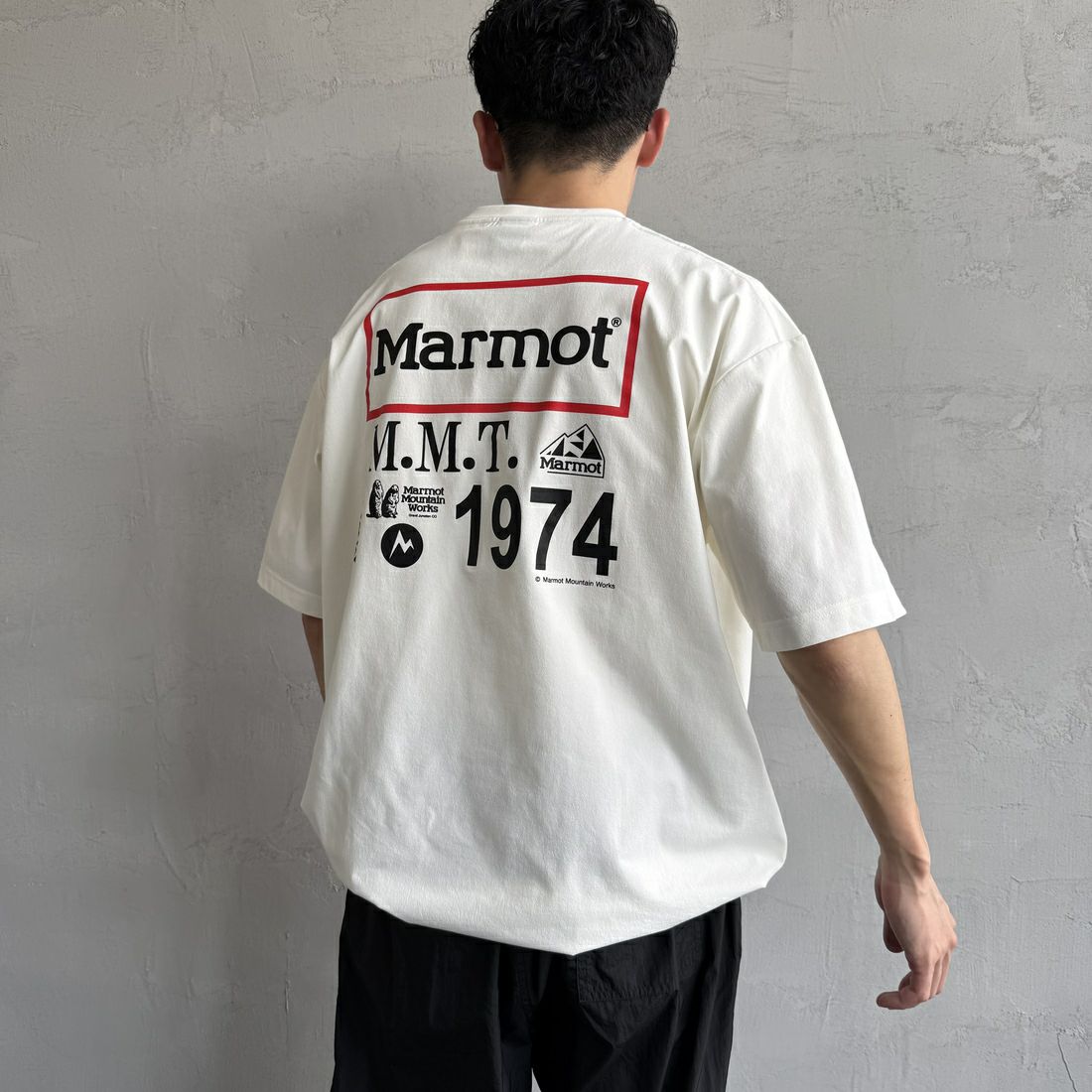 Marmot [マーモット] 別注 ドローコード付き ヒストリーバックプリントTシャツ [MTSS25MST330IN-JF] WHITE &&モデル身長：168cm 着用サイズ：L&&