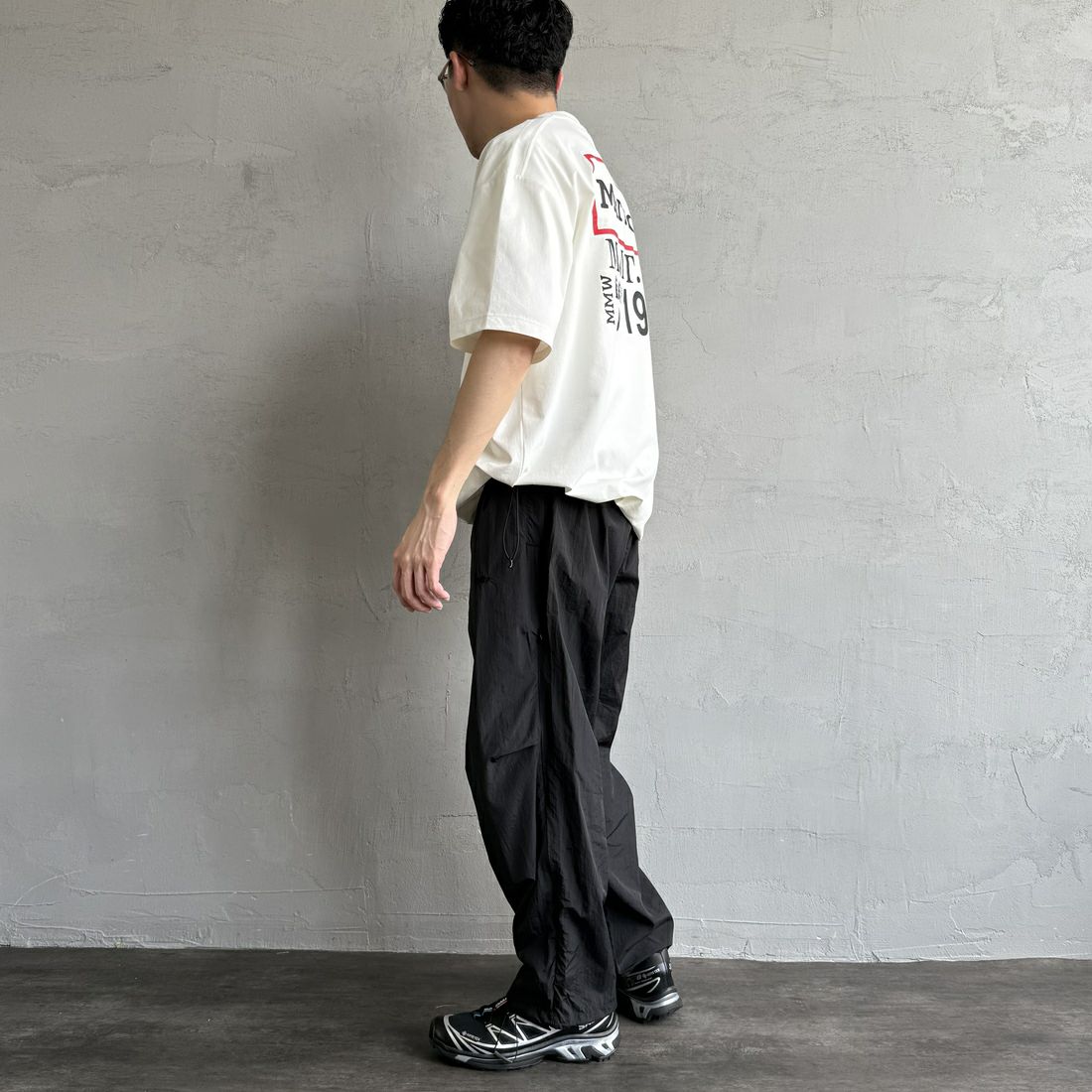 Marmot [マーモット] 別注 ドローコード付き ヒストリーバックプリントTシャツ [MTSS25MST330IN-JF] WHITE &&モデル身長：168cm 着用サイズ：L&&