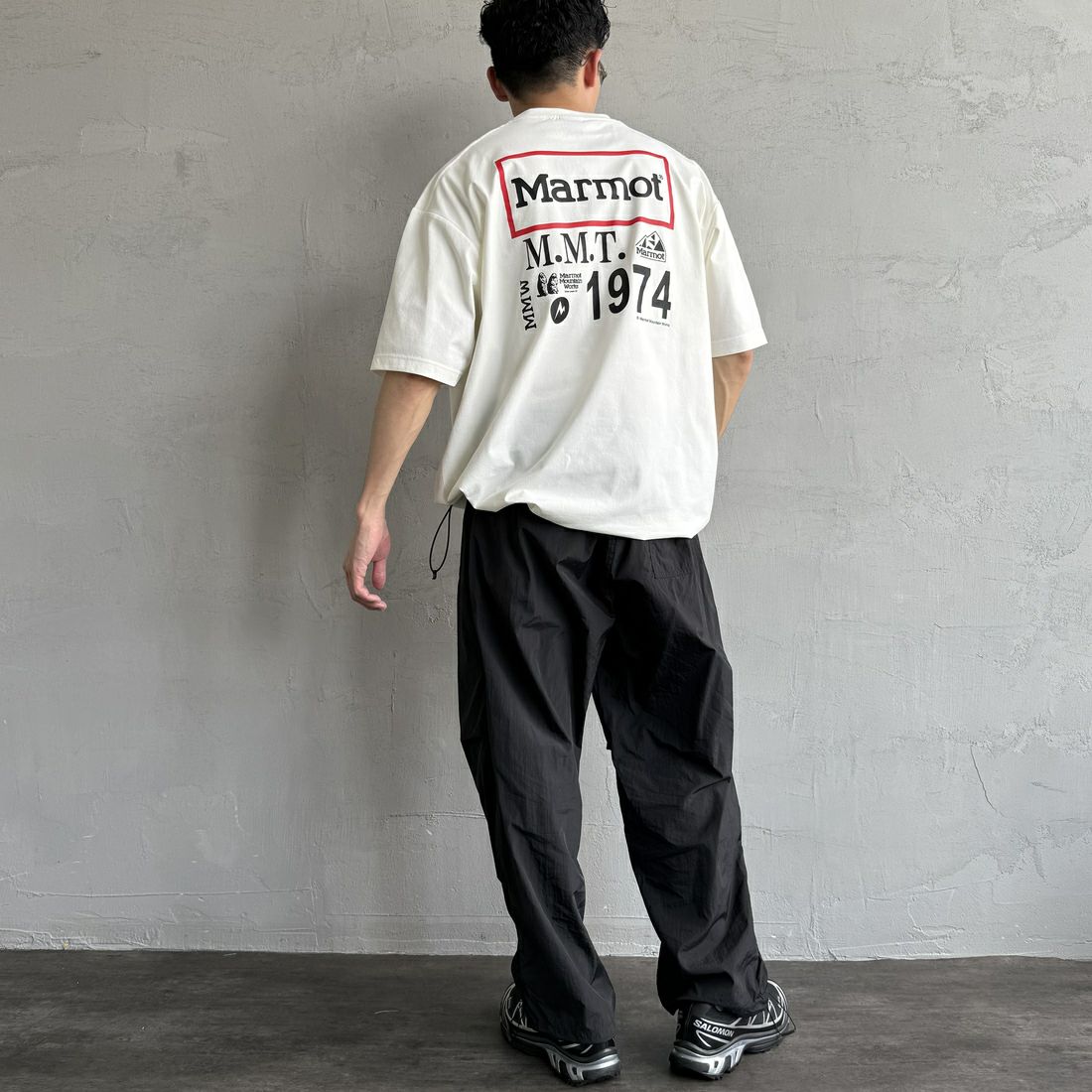 Marmot [マーモット] 別注 ドローコード付き ヒストリーバックプリントTシャツ [MTSS25MST330IN-JF] WHITE &&モデル身長：168cm 着用サイズ：L&&