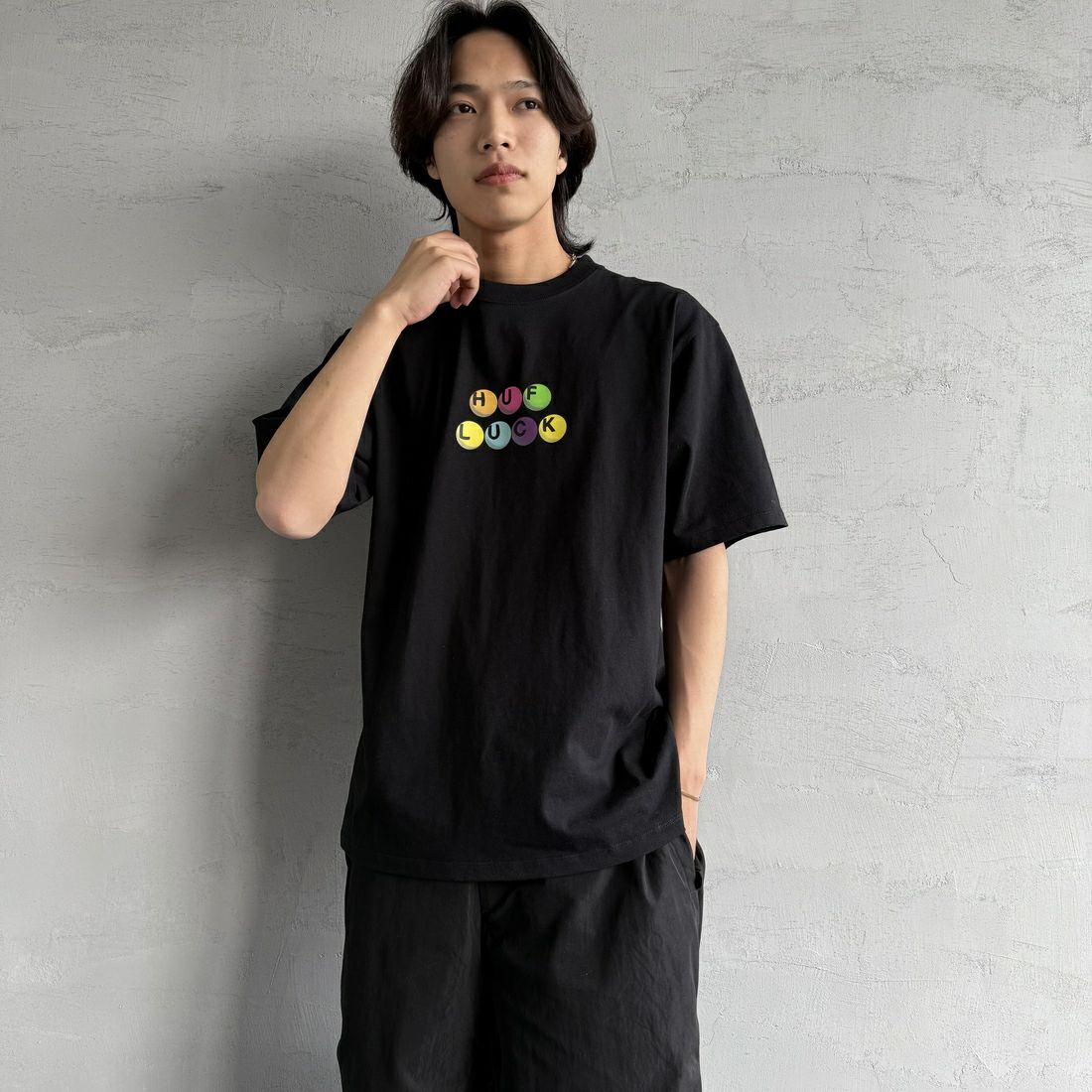 HUF [ハフ] 半袖Tシャツ [TS02398] BLACK &&モデル身長：179cm 着用サイズ：L&&